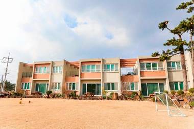 Jeju Nangbile House Pension