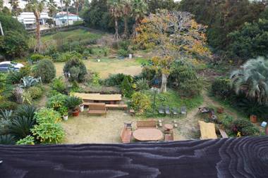 Jeju Oedolgaenara Pension & Guesthouse