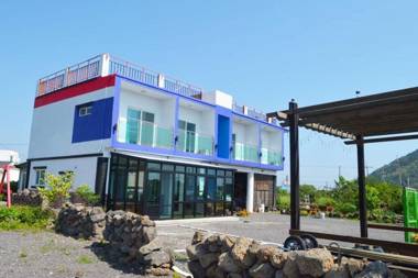 Jeju Rainbow Pension & Guest House