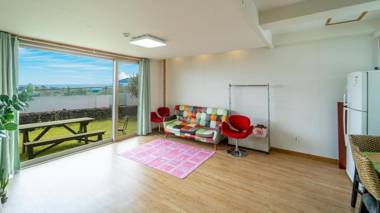 Seogwipo Geora Pension