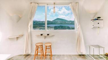 Jeju Mulgogi Pension