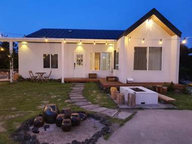 Jeju Dalowa "제주달로와(오른쪽동)" 제주독채풀빌라. 제주성산펜션