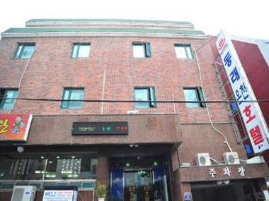 Dongrae Oncheon Hotel