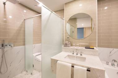 Nampo Hound Hotel Premier