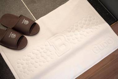 Brown-Dot Hotel Gupo