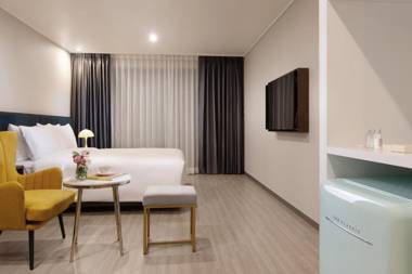 Youngmu Parade Hotel