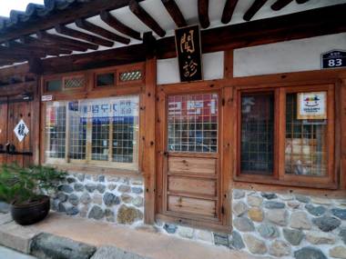 Gallery Jin Hanok Guesthouse