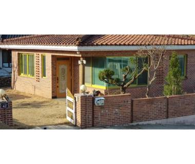 Gujeolcho Guesthouse