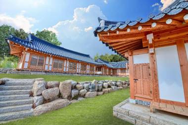 Gyeongju HanokHotel Chunchugwan