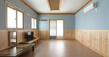 Gyeongju hanok pentown