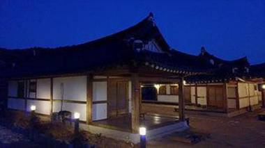 Gyeongju hanok pentown