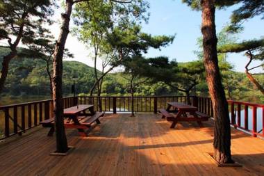 Gyeongju Lakeside Waltz Pension
