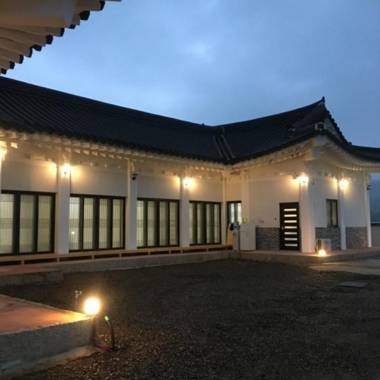 Gyeongju Poseokjeong Pension