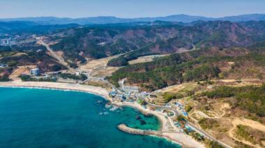 Gampo Beach Hill Poolvilla Pension