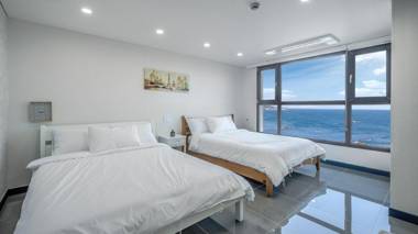 Gampo Beach Hill Poolvilla Pension