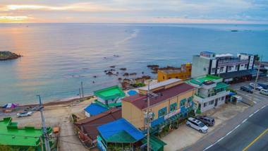 Gyeongju Gampo Sangbulgogi and Pension