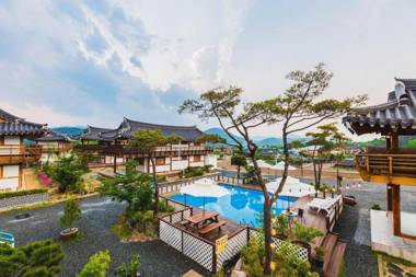 Gyeongju West Namsan Hanok Pension