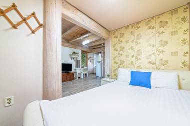 Ganghwa Izba Pension