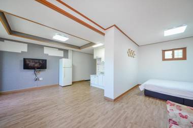 Ganghwa Punggyung gryujineon zip Pension