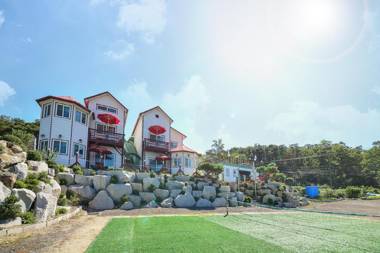 Ganghwa Punggyung gryujineon zip Pension