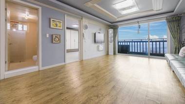 Ganghwa Badatgashimteo Pension