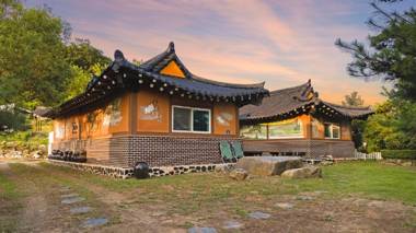 Ganghwa Gichayeohaeng Pension