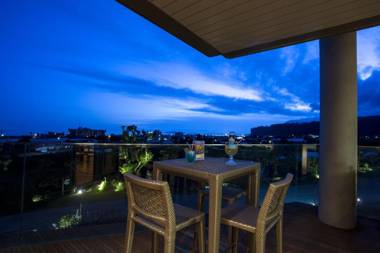 Bayhill Pool & Villa