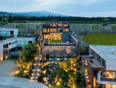 Bayhill Pool & Villa