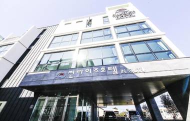 Sunrise Hotel Seopjikoji