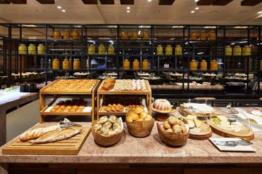 Marriott Jeju Shinhwa World Hotel