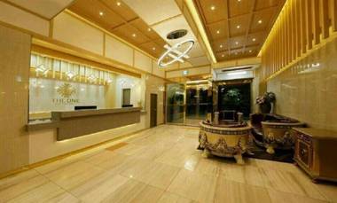 Hotel The One