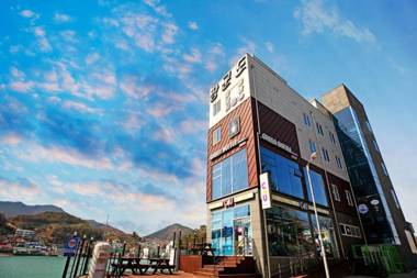 Yeosu Janggundo Island Pension