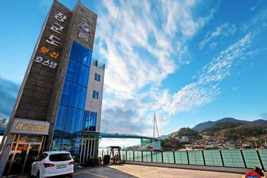 Yeosu Janggundo Island Pension