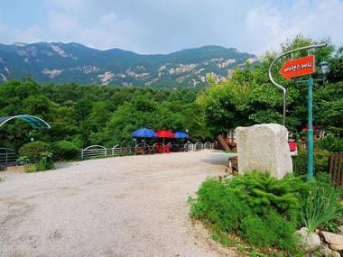 Pocheon Yeohaeng Sketch Pension