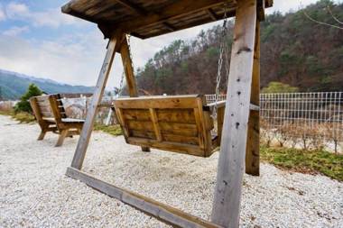 Pocheon Lemon Tree Pension