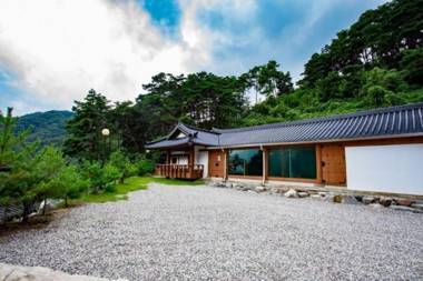 Chungju Solnaeeum Hanok Pension
