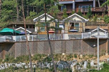 Wonju Pine Hill Pension