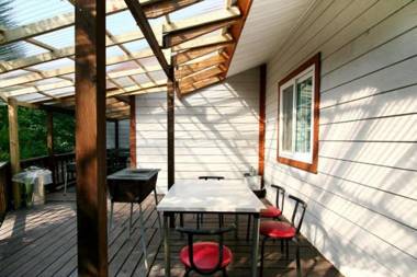 Pyeongchang Yasaenghwa Theme Pension