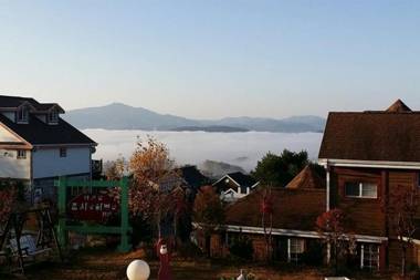 Pyeongchang Pungcharang Herbrang Pension