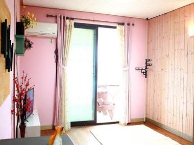 Yangyang Salmon Village Pension