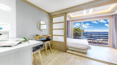 Yangyang Haettuneonchangmoon Pension