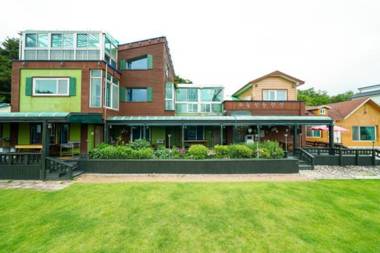 Yangyang Sky Garden Pension