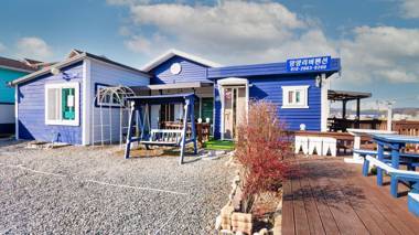 Yangyang river pension