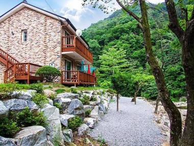 Jecheon Sopungganeunnal Pension