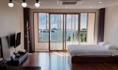 Tongyeong Sea and View Spa Pension