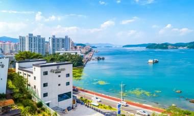 Tongyeong By the See Spa Pension