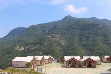 Muju ppalgang chima resort glamping