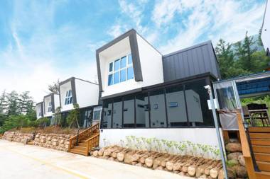 Moongyeong the-most pool villa