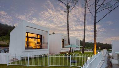 Namhae Sea and Pines Pension