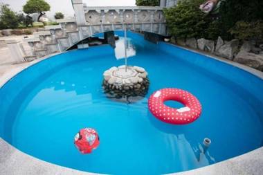 Namhae Badatga Byeoljang Pension